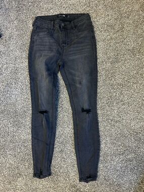 High-Rise Black Skinny Jeans with Knee Rips-NWOT-Never Worn
